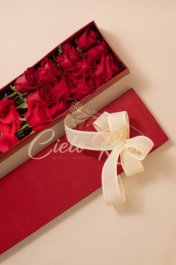 Caja 24 Rosas y Pétalos - Imagen 2